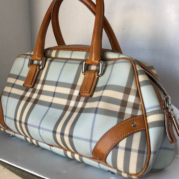 Burberry Handbags - 🛑❌SALE 🛑PRICE DROP 🛑AUTHENTIC BURBERRY CHECK PVC SHOULDER /HANDBAG.